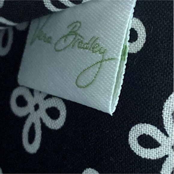 Vera Bradley Black and Cream Patterned Quilted Wallet Turn Lock - Picture 8 of 12